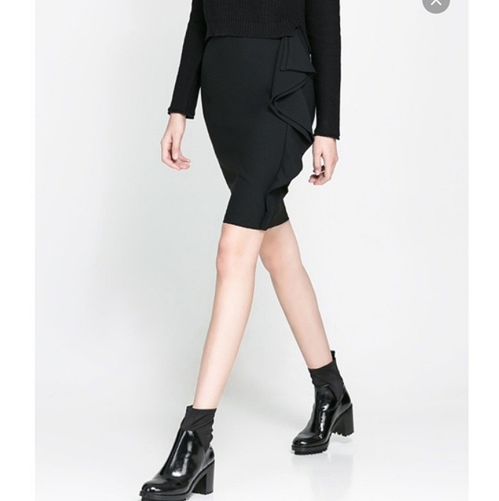 Zara Size XS Cascading side Ruffle pencil skirt